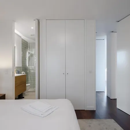 Deco Gem In Center *