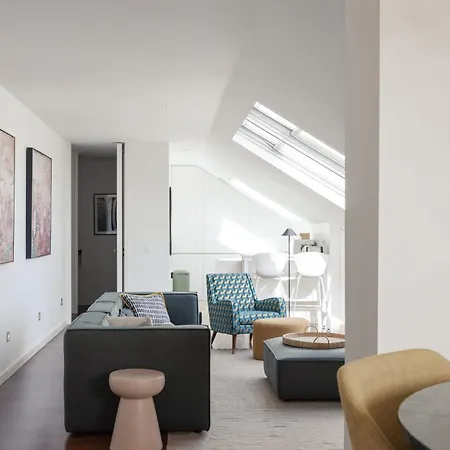 Apartment Deco Gem In Center