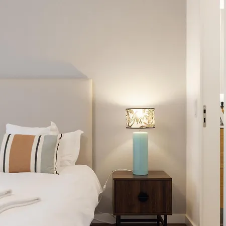 Deco Gem In Center *